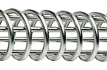 Queste molle garantiscono la non snervabilità ed il mantenimento nel tempo delle capacità ammortizzanti.- Versione in acciaio speciale ad alta resistenza e zincato.- Versione in acciaio inox lucidato, ad alta resistenza.Da installare con una catena di sicurezza.