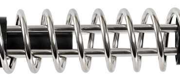 Modello ad alta resistenza, complete di piattelli anticigolio, tiranti con bulloni in acciaio inox.Da installare con una catena di sicurezza.