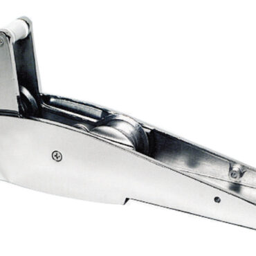 Fuso in acciaio inox AISI 316 lucidato a specchio. Ampio sbalzo per evitare che qualsiasi tipo di ancora tocchi la prua. Pulegge in acciaio inox, adatto per ancore CQR, Bruce, Danforth, Trefoil®, Delta ecc.