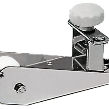 In acciaio inox 304, finitura Chromelux®, completo di puleggia in nylon e spina di sicurezza superiore.