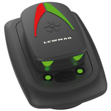 Questa gamma di joystick & joypad offre un ottimo controllo tattile.I pannelli di controllo sono installati senza necessità di accesso posteriore e sono dotati di una cornice a scatto per nascondere perfettamente il montaggio viti.È inclusa anche una copertura rimovibile che fornisce ulteriore sicurezza contro l'uso accidentale e offre maggiore protezione ambientale.Il pannello a membrana è sigillato da polvere e umidità. Disponibili controller singoli e doppi.I controller doppi consentono il controllo totale dell'imbarcazione tramite il tastierino multi-asse. Alimentazione a doppia tensione 12/24 V.L'indicatore LED multifunzione visualizza la distribuzione del sistema, il funzionamento del propulsore, la bassa tensione, avvisi di temperatura del motore e condizioni di guasto.