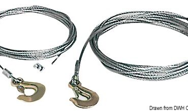 In acciaio zincato flessibile tipo “Aircraft” completi di moschettone e fermo di fissaggio al tamburo.