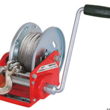 Il meccanismo autobloccante (agisce con un carico minimo di 25 kg) permette di usare il verricello in tutta sicurezza. Nessun ingranaggio esterno. Carcassa in acciaio zinco-cromato e verniciato con polveri epossidiche.