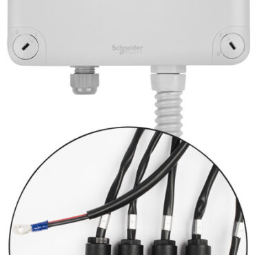 Il comando permette il controllo di 4 relè o elettrovalvole e il relè pompa olio di centraline di passerelle idrauliche a 4 vie. Le elettrovalvole ad esso collegate possono essere azionate da un radiocomando 4 canali ad 868 Mhz e anche da un comando remoto via cavo, (entrambi forniti nel KIT). La centralina in materiale plastico a tenuta stagna è pre-cablata per il collegamento alla centralina idraulica. Dotata di controllo tramite microprocessore, permette di visualizzare l’attivazione dei comandi e delle funzioni radio per mezzo di LED. Il prodotto è fornito con cappucci per le elettrovalvole di serie.
