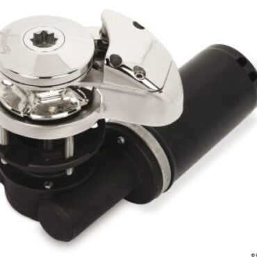 Verricelli ad asse verticale in acciaio inox AISI 316. Disponibili nella versione ad alto o basso profilo, con differenti motorizzazioni. Suggerito per barche fino ai 13m. Viene fornito con il sensore contametri già integrato.