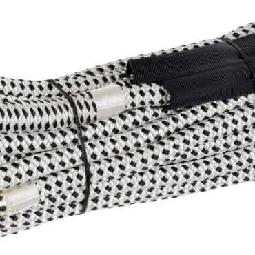 Pre-impiombata con gassa ampia e dotata di protezione in tessuto di poliestere.Morbida, robusta e maneggevole.