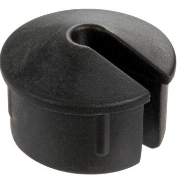 Formato da due metà con incastro a coda di rondine. Cappuccio terminale in nylon nero non incluso. Questo sistema evita di dover smontare la sartia per mettere in opera il profilo. Si possono tagliare secondo necessità. I cappucci vanno fissati con l’apposita spina che serve anche da contenimento della sartia. Il tubo và forato una volta tagliato a misura.
