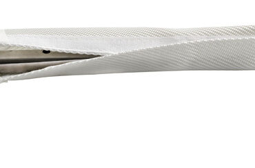 Estremamente robusti, con fissaggio tramite chiusura a strappo. Esteticamente fini e funzionali, proteggono le vele e le gambe dell’equipaggio.