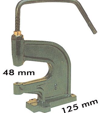 Deck press for snap fasteners