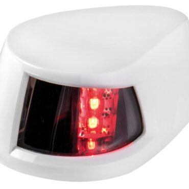 Luci di navigazione di dimensioni compatte fabbricate in policarbonato UV resistente, progettate per garantire massima durabilità in condizioni marine. Certificate IP67, offrono protezione completa contro polvere e acqua. Vengono fornite con viti di fissaggio. Rispettano le normative internazionali EN60945, USCG e ABYC C-5, garantendo sicurezza e affidabilità in navigazione.