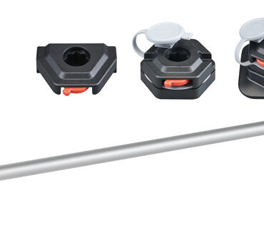 Montate su tubo telescopico 790/1358 mm. Alimentazione interna con 3 pile AA, autonomia fino a 24 ore.Stagne IP67. Certificate CE.Fissaggio a baionetta Clik/clak sulla base.