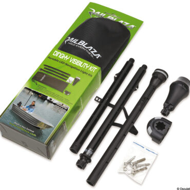 Luce di navigazione bianca 360° regolamentare per imbarcazioni di lunghezza inferiore a 7 m con velocità inferiore a 7 nodi.• Asta 1 m• luce a batteria 3 x AA• Supporto SidePort incluso (fissaggio a parete)• Borsa di stivaggio con cordino
