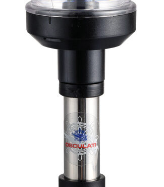 Per imbarcazioni < 20 m. Asta con tubo in acciaio inox, con fanale certificato COLREG72.