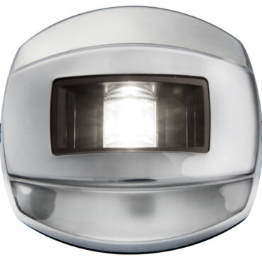 Corpo in policarbonato nero e scocca in acciaio inox AISI 316 lucidato a specchio. Di facile installazione sia sullo scafo sia sulla coperta della barca.Approvate RINA in accordo al regolamento COLREG72. Adatte per imbarcazioni fino a 20 m con visibilità fino a 2NM.