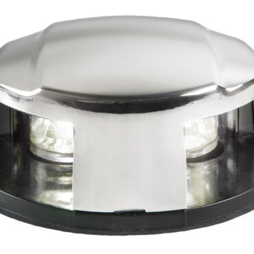 Corpo in policarbonato nero e scocca in acciaio inox AISI 316 lucidato a specchio. Di facile installazione sia sullo scafo sia sulla coperta della barca.Approvate RINA in accordo al regolamento COLREG72. Adatte per imbarcazioni fino a 20 m con visibilità fino a 2NM.