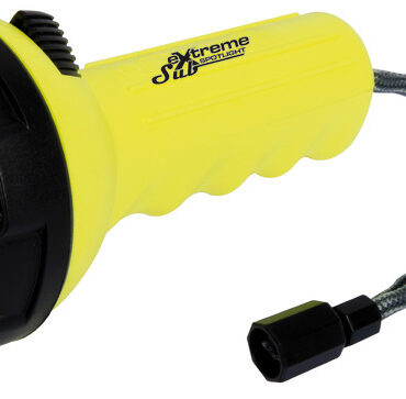 Equipaggiata con LED Cree ad alta efficenza, subacquea fino a 30 m.