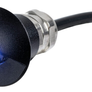 Modello stagno sia davanti che dietro. Completo di premistoppa posteriore, cavetto di 1 m e microspina stagna di collegamento.Orientamento luce verso il basso. Foro per l'incasso diametro 17 mm.Materiale del corpo:A = alluminio nero opaco anodizzato;B = alluminio bianco lucido verniciato;C = acciaio inox lucidato a specchio.