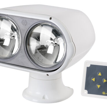 Provvisto di due bulbi stagni “Sealed Beam” Ø 127 mm ciascuno con lampadine alogene, potenza 2 x 55 W. Rotazione 380°, alto e basso 70°.Carcassa in Luran bianco resistente UV. Completo di pannello stagno multi funzioni.Misure: altezza 205 mm, profondità 220 mm, frontale 270x135 mm, base Ø 120 mm.Completo di cavo precablato collegamento tra faro e pannello di 4 m.