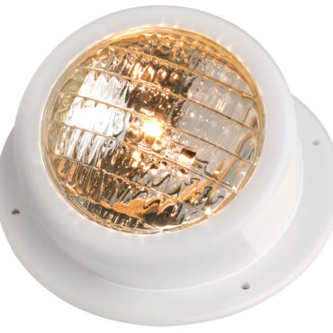 Completi di Sealed Beam 14.249.07/08. Si fissano sotto la plancetta per illuminare la superficie dell’acqua. Già completi di 1,20 m di cavo d’alimentazione.