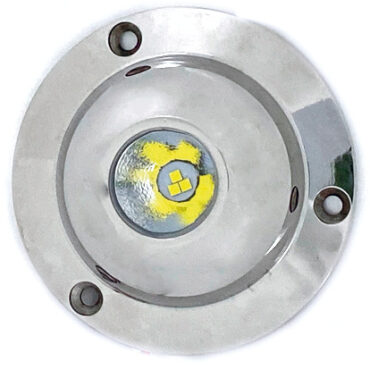 Carcassa in acciaio in inox AISI 316.Vetro borosilicato anti-graffio, driver integrato per funzionamento 12/24 V.Può funzionare anche fuori dall'acqua; non richiede incasso.