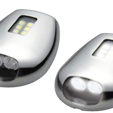 Luci da ormeggio con 2 opzioni: luce di prua con angolo 20°, LED HD 2,8 W e luce laterale con angolo 85°, 1,2 W. Le due luci sono controllabili separatamente. Non richiedono incasso. Corpo in acciaio inox AISI 316 lucidato.