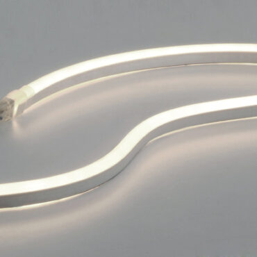 Barre da 2 m. Possono essere tagliate alla misura desiderata. Si tenga presente che il contatto "master" è ogni 50 cm (segnato sulla barra). Il taglio a questa misura è facilissimo.E' però possibile, impiegando precisione ed accuratezza, tagliare le barre anche ogni 10 cm ed ogni 5 cm, per cui la barra base da 2 m è utilizzabile senza alcuno scarto.Questa tecnologia consente di ottenere una luce uniforme e diffusa.Indicato sia per uso interno sia per uso esterno.