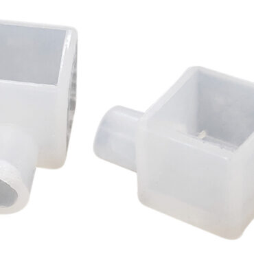 Barre da 3 m. Sezione quadrata 10x10 mm con corpo in silicone.Possono essere tagliate ogni 5 cm.Perfette per essere integrate nei cieli delle cabine per una illuminazione diffusa ed uniforme.Indicata sia per uso interno sia per uso esterno.Linea accessori per un uso universale.