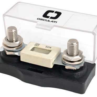 Fabbricato in termoplastica con coperchio amovibile protettivo trasparente.