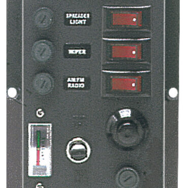 Con interruttore a bascula luminosi. Ignifugo, stampato a iniezione di colore nero.