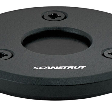 Garantiscono una perfetta impermeabilità (IP68) nel passaggio dei cavi. Permettono il passaggio dei cavi senza smontare gli eventuali connettori terminali. Fori filettatati che facilitano il montaggio e permettono un numero infinito di smontaggi, Ogni pezzo è fornito con una scelta di guarnizioni preforate o da forare per la massima facilità e flessibilità di utilizzo. Con la gamma Low Profile viene ridotta di oltre il 70% l'altezza complessiva dei premistoppa/passacavi rispetto alla gamma standard, ottenendo un prodotto più pulito e raffinato; permettono un installazione si verticale che orizzontale.Una tenuta stagna garantita al 100%. Sigillante marino non richiesto.Confezionati in pratico blister espositivo.