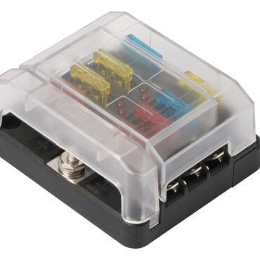 Accettano fusibili lamellari standard (ATP - ATO - ATC). Complete di LED di controllo su ogni fusibile. Voltaggio 12/24 V. Carico max cumulativo 100 A. Carico max singolo fusibile 20 A. Kit etichette adesive con varie scritte incluso nella confezione. Utilizzando i moduli base 1 e 2 è possibile comporre le combinazioni illustrate ed altre ancora. L'unico limite è il carico totale max dei portafusibili di 100 A.