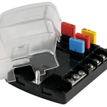 Contatti bronzo fosforoso argentato. Accetta fusibili lamellari standard.Voltaggio ammesso 12/24 V.Massimo amperaggio totale scatola: 100 A.Massimo amperaggio per ogni fusibile: 20 A.2 portafusibili di ricambio sul coperchio.