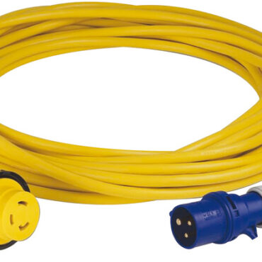 Cavi per presa banchina con connettori di sicurezza IEC 60309 lato pontile e spinotto NEMA illuminato lato barca. Forniti con tappo stagno di chiusura e LED indicatore di tensione. Dotati di tobusta guaina in poliuretano anti‑usura, colore giallo alta visibilità e giunzioni sovrastampate per tenuta d’acqua e resistenza agli UV.