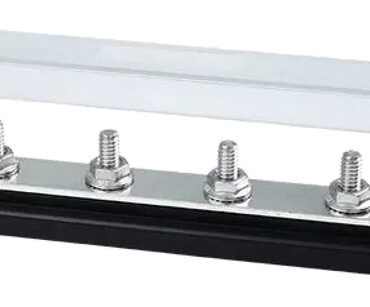 Completi di cover trasparente. Basi in tecnopolimero e barre in rame stagnato.Viteria in acciaio inox. Fissaggio dei cavi direttamente sulla barra, senza dadi interposti.Rotazione cavi di potenza in ogni direzione. Voltaggio fino a 48 V.