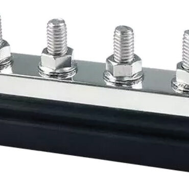 Completi di cover trasparente. Basi in tecnopolimero e barre in rame stagnato.Viteria in acciaio inox. Fissaggio dei cavi direttamente sulla barra, senza dadi interposti.Rotazione cavi di potenza in ogni direzione. Voltaggio fino a 48 V.