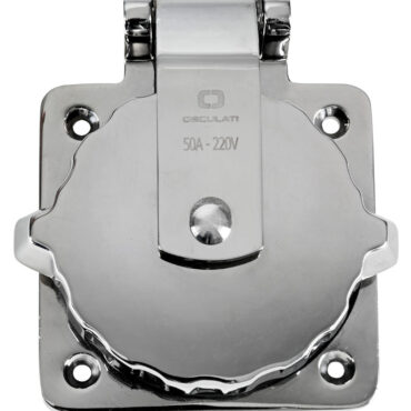 Presa con corpo in Luran resistente UV, copertura posteriore protezione cavi, contatti in ottone argentato.Voltaggio 220/110. Amperaggio max 30 A.