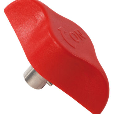 Completo di chiave in ottone nichelato estraibile. Omologato CE secondo direttiva 94/25/CE. Dispositivo obbligatorio da montare sul cavo positivo, norma ISO 10133.