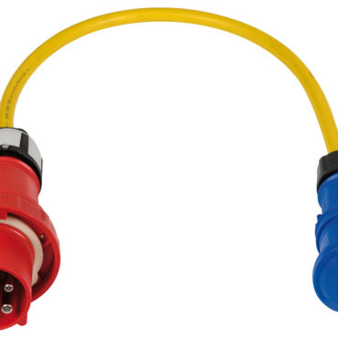 Prewired adapter for 63A socket and 32A plug