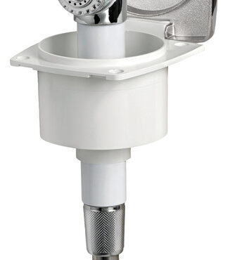 Doccia in ottone cromato, vano di alloggiamento bianco in ASA UV resistente.