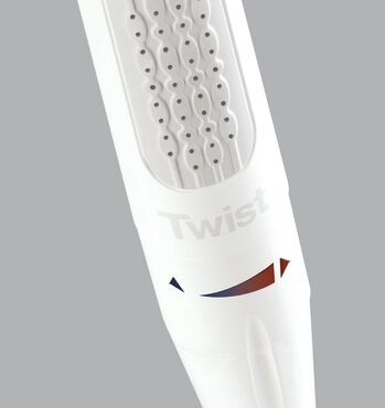 La regolazione acqua fredda e calda e l’intensità della portata vengono regolate mediante la rotazione della parte inferiore del corpo della doccia in modo facile ed intuitivo. L’elevata portata (8 l/min) assicura un getto d’acqua potente.Corpo in ABS e bordi in gomma grigia (a richiesta anche blu) per proteggere la coperta da urti accidentali.Installazione semplicissima:- tubo di sezione speciale con raccordo a T e innesti rapidi pre-installati;- flangia installabile dall’esterno e mediante un solo foro circolare.