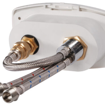 Presenta un connettore a scatto femmina (misure standard internazionali) + miscelatore acqua calda/fredda monocomando (17.051.00).