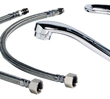 Mono comando con valvole in ceramica e becco girevole.