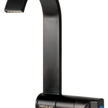 Serie di miscelatori abbattibili con cromatura nera.A differenza della semplice verniciatura, la cromatura garantisce un’estrema qualità e resistenza ad urti e/o graffi.Possono essere montati all’interno del lavello al fine di avere il piano completamente liscio.