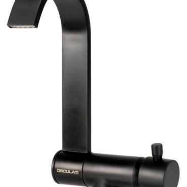 Serie di miscelatori abbattibili con cromatura nera.A differenza della semplice verniciatura, la cromatura garantisce un’estrema qualità e resistenza ad urti e/o graffi.Possono essere montati all’interno del lavello al fine di avere il piano completamente liscio.