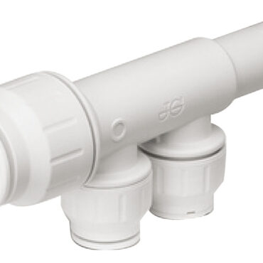 La gamma Speedfit a innesto rapido di John Guest utilizza la tecnologia data dall’azione combinata della pinzetta e della guarnizione.La pinzetta con denti in acciaio inox che aggraffa il tubo e l’O-Ring forniscono così una tenuta ermetica.