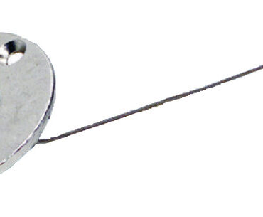 In acciaio inox AISI 316, completo di cavetto di sicurezza interno.