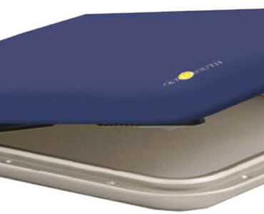 Fabbricati in tessuto ATLAS 310 g/m2 impermeabile, traspirante e UV resistente.