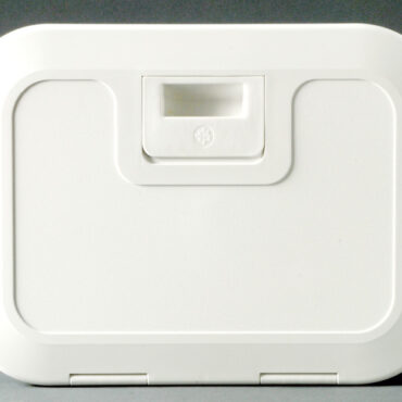 Formato da portello + gavone in polietilene.