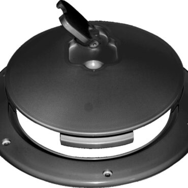 Superficie antiskid, apertura a filo con tavella rotante.Installabile su qualsiasi unità da diporto con categoria di progettazione A, B, C, D in area II a, III, IV. Grado di tenuta 2.