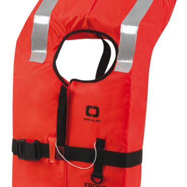 Colore arancione, morbido espanso, fibbia a sgancio rapido, struttura compatta per un migliore stivaggio completo di fischietto e nastri retroriflettenti. Abbinato alla luce di segnalazione automatica 22.409.23 diventa obbligatorio come dotazione di bordo oltre le 6 miglia dalla costa.